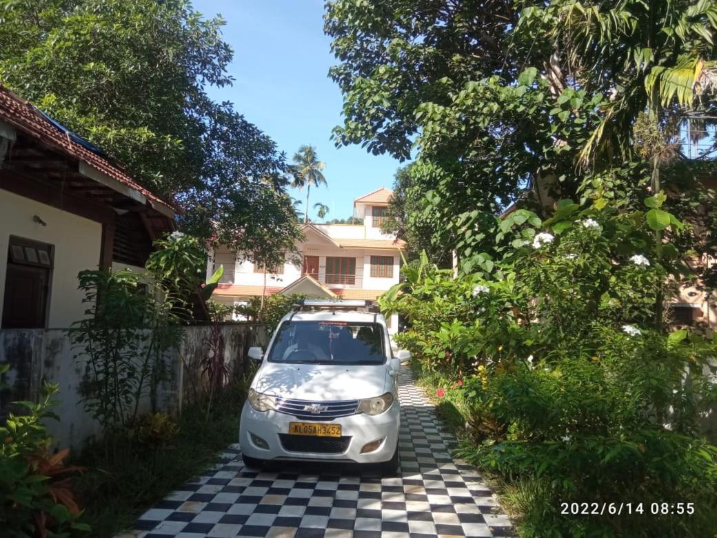 バルカラDevi Kripa Residencyアパートメント エクステリア 写真